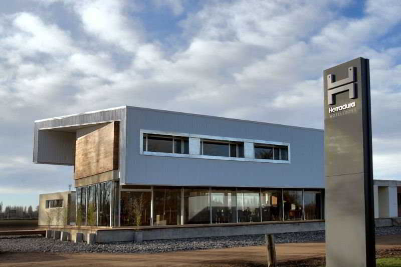 Herradura Hotel Suites Neuquen Exterior photo